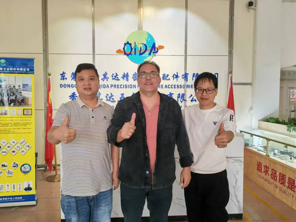 Client-On-site-Visit-XINQIDA-1140